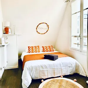 Cosy Place Entre L'arc De Triomphe Et Les Champs-elysees Séjour chez l'habitant